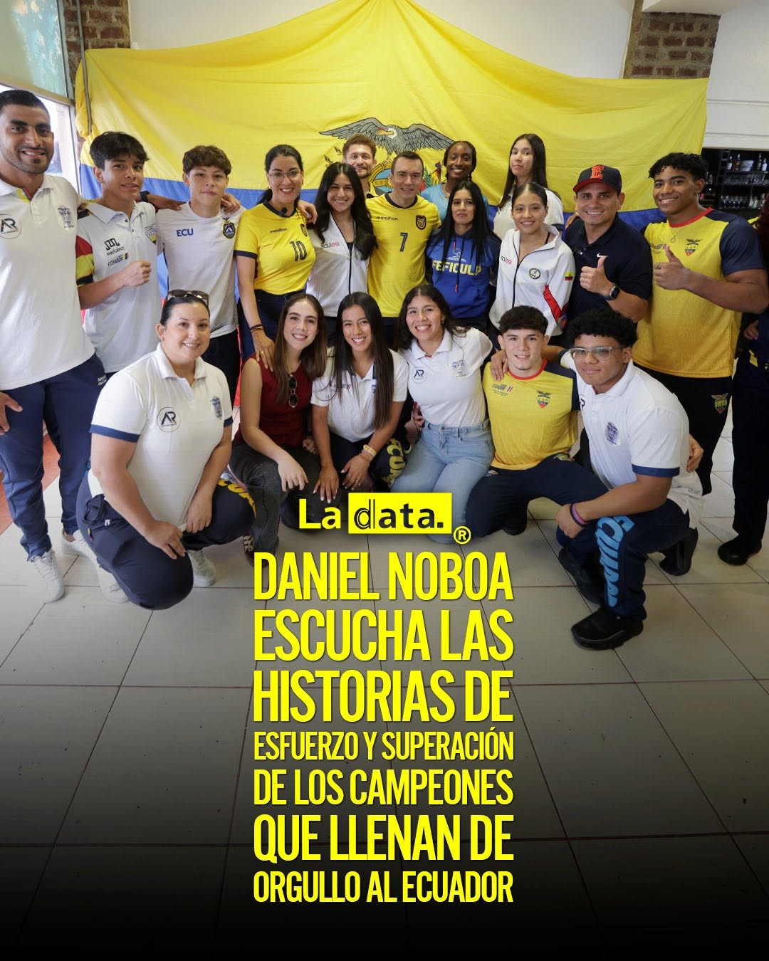 Daniel Noboa escucha las historias de esfuerzo y superación de los campeones que llenan de orgullo al Ecuador